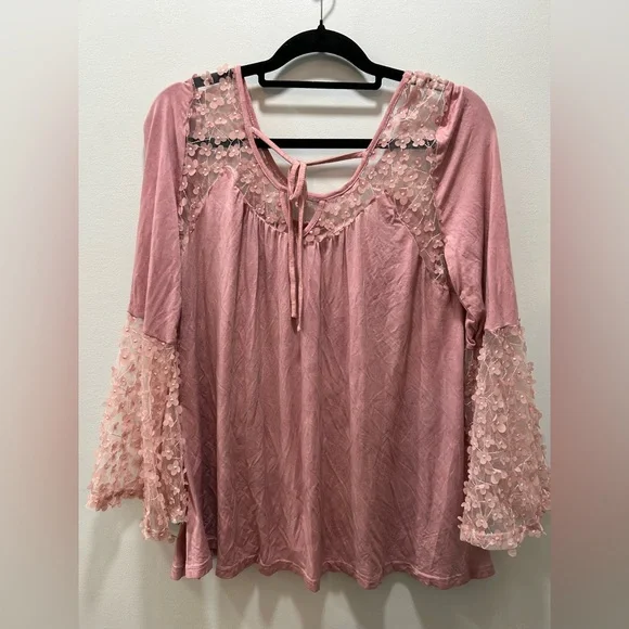 POL Pink Flutter Sleeve Blouse with Ruffled Embellishments. Size Small - Picture 3 of 9